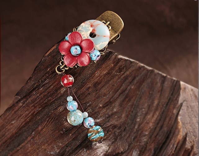 嬌雅動(dòng)人發(fā)夾，花香紅色古風(fēng)頭飾