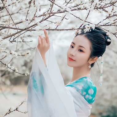 清新梨花芬芳女生頭像，唯美古風真人頭像