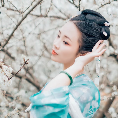 清新梨花芬芳女生頭像，唯美古風真人頭像