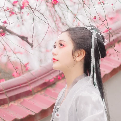 滿溢花香文藝女生頭像，唯美古風(fēng)真人頭像