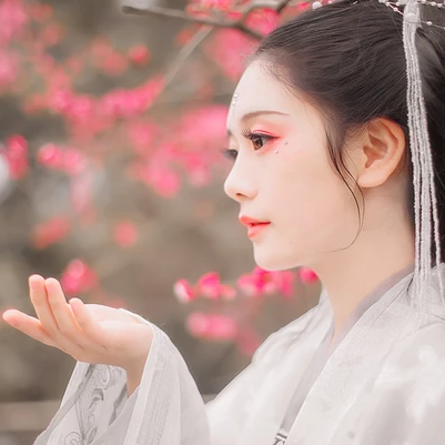 滿溢花香文藝女生頭像，唯美古風(fēng)真人頭像