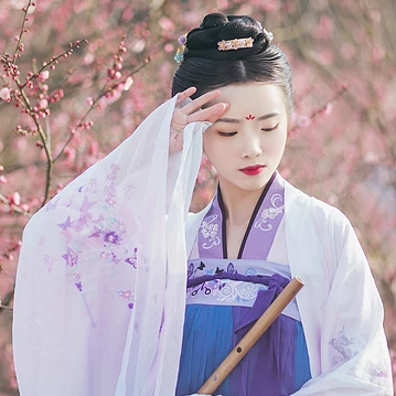 桃林探春帶傘女生頭像，唯美古風(fēng)真人頭像