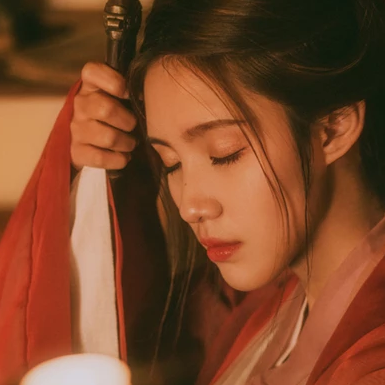 紅衣傷感喝酒女生頭像，唯美古風真人頭像