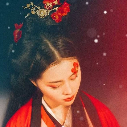 紅梅拂面女生頭像，唯美古風(fēng)真人頭像