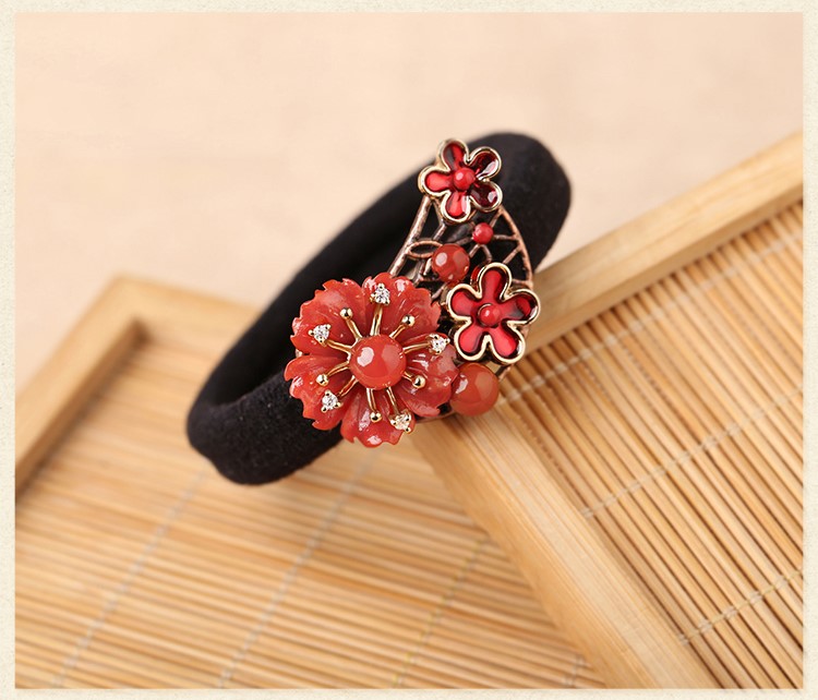 紅色扎頭發(fā)發(fā)圈，嬌艷氣質(zhì)時(shí)尚頭飾