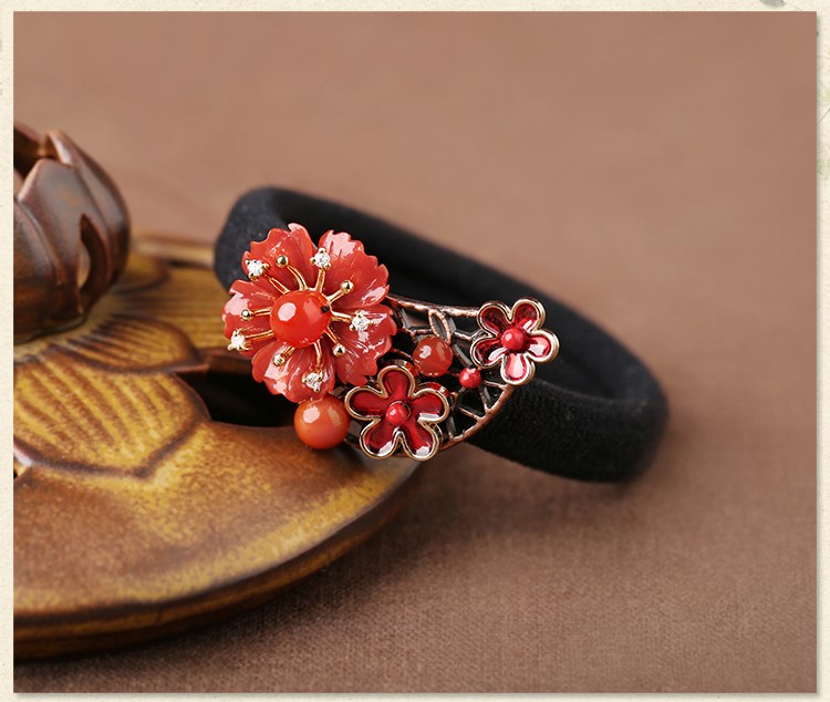 紅色扎頭發(fā)發(fā)圈，嬌艷氣質(zhì)時(shí)尚頭飾