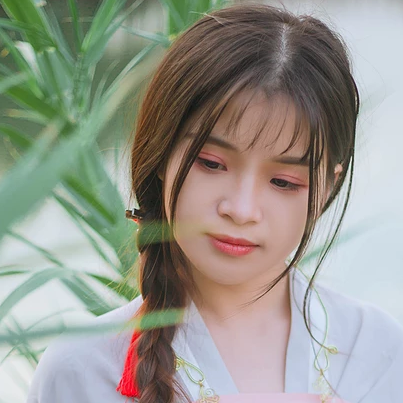 清新淑女持團(tuán)扇女生頭像，唯美古風(fēng)真人頭像