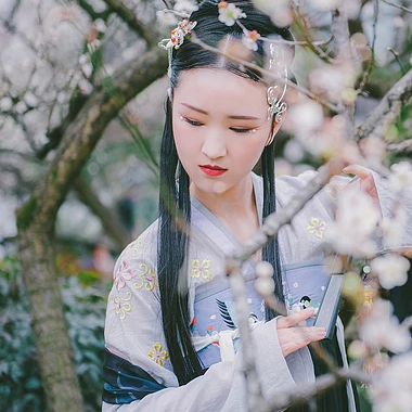 嬌艷花朵女生頭像，唯美古風(fēng)真人頭像