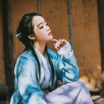 離別傷感帶折扇女生頭像，唯美古風(fēng)真人頭像