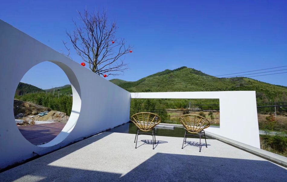 莫干山魚缸·花田美宿，旅途雖驅愁不如早還家