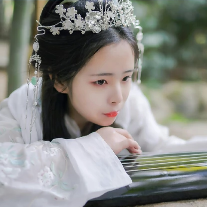 詩意琴女女生頭像，唯美古風(fēng)真人頭像