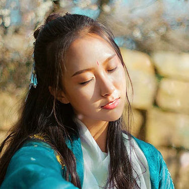 花開半夏女生頭像，唯美古風(fēng)真人頭像