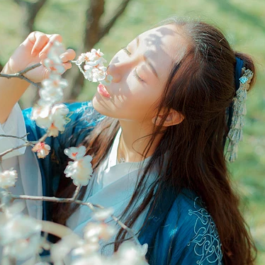 花開半夏女生頭像，唯美古風(fēng)真人頭像