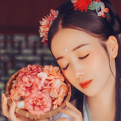 清新精致帶團(tuán)扇女生頭像，唯美古風(fēng)真人頭像