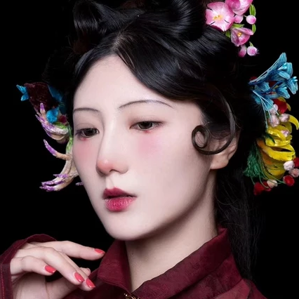 典雅梅花女生頭像，唯美古風真人頭像