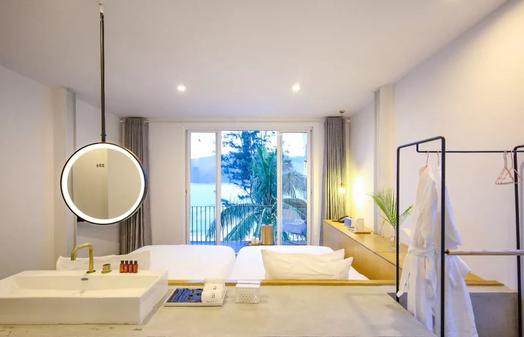 三亞·六甲，大海中放肆的玩才對得起青春