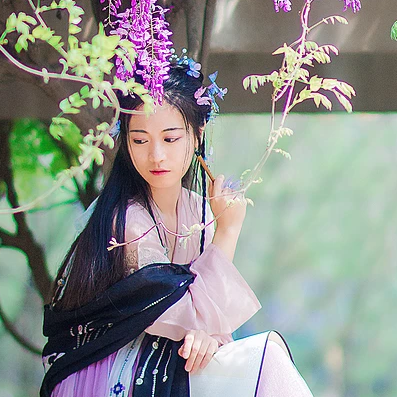 高貴氣質(zhì)紫藤女生頭像，唯美古風真人頭像