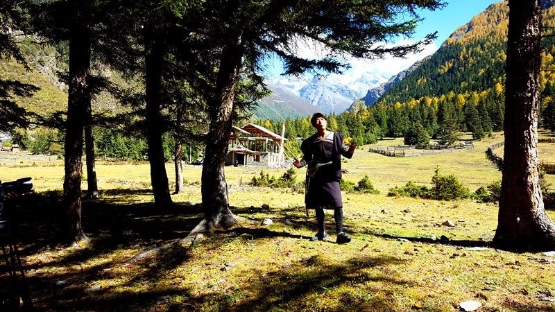 光和云朵·雪寶頂，喂馬劈柴看盡四季繁華