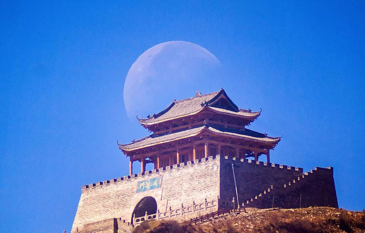 光和云朵·雪寶頂，喂馬劈柴看盡四季繁華