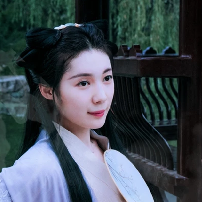 素雅復古帶傘女生頭像，唯美古風真人頭像