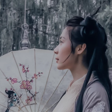 素雅復古帶傘女生頭像，唯美古風真人頭像