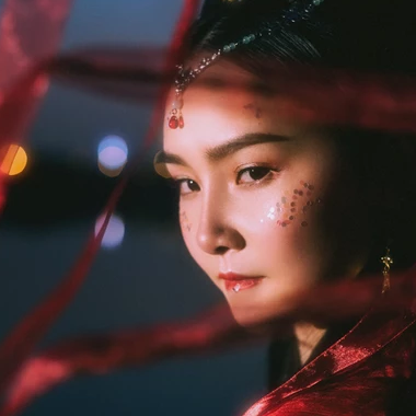 紅衣裳女生頭像，唯美古風真人頭像