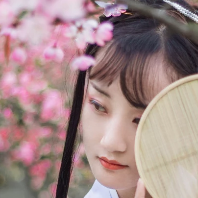 清新粉花女生頭像，唯美古風真人頭像
