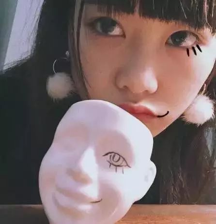 自帶仙氣的手繪插畫，古典與現(xiàn)代的巧妙結(jié)合