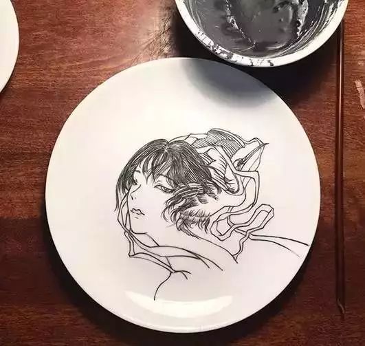 自帶仙氣的手繪插畫，古典與現(xiàn)代的巧妙結合