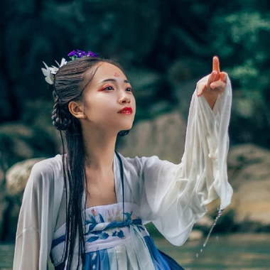 青蓮芙蓉女生頭像，唯美古風(fēng)真人頭像