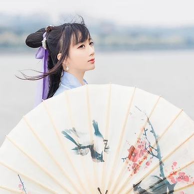 風花雪月帶傘女生頭像，唯美古風真人頭像