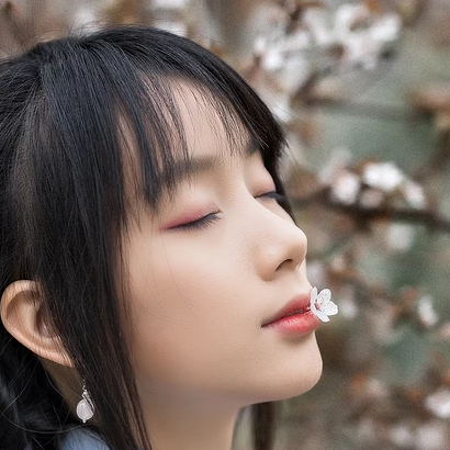 風花雪月帶傘女生頭像，唯美古風真人頭像