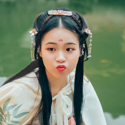 超萌可愛帶團(tuán)扇女生頭像，唯美古風(fēng)真人頭像