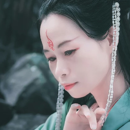 蓮花花開女生頭像，唯美古風(fēng)真人頭像