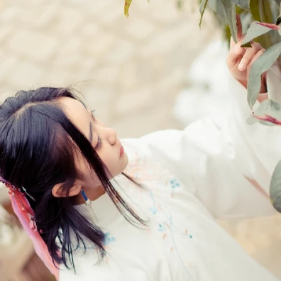 清新文藝淡雅女生頭像，唯美古風真人頭像