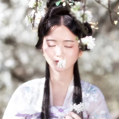 玉山清帶傘女生頭像，唯美古風(fēng)真人頭像