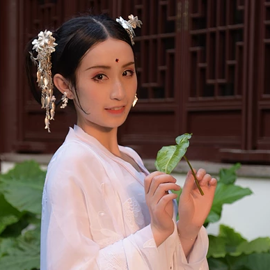 青山煙雨女生頭像，唯美古風(fēng)真人頭像