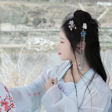 明媚江湖女生頭像，唯美古風(fēng)真人頭像