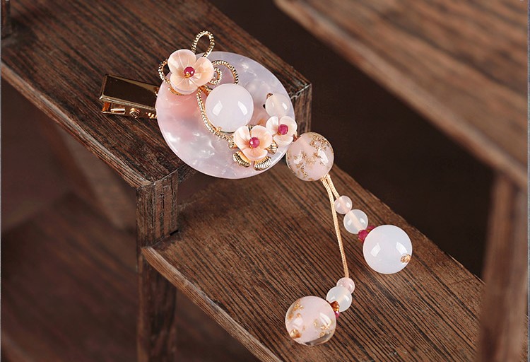 詩(shī)雅平安扣發(fā)夾，粉色浪漫桃花頭飾