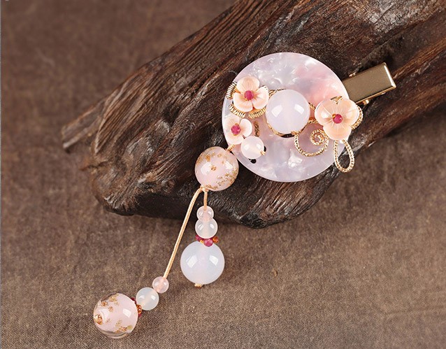 詩(shī)雅平安扣發(fā)夾，粉色浪漫桃花頭飾