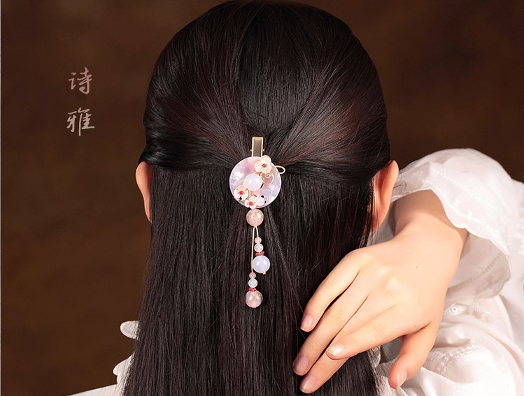 詩(shī)雅平安扣發(fā)夾，粉色浪漫桃花頭飾