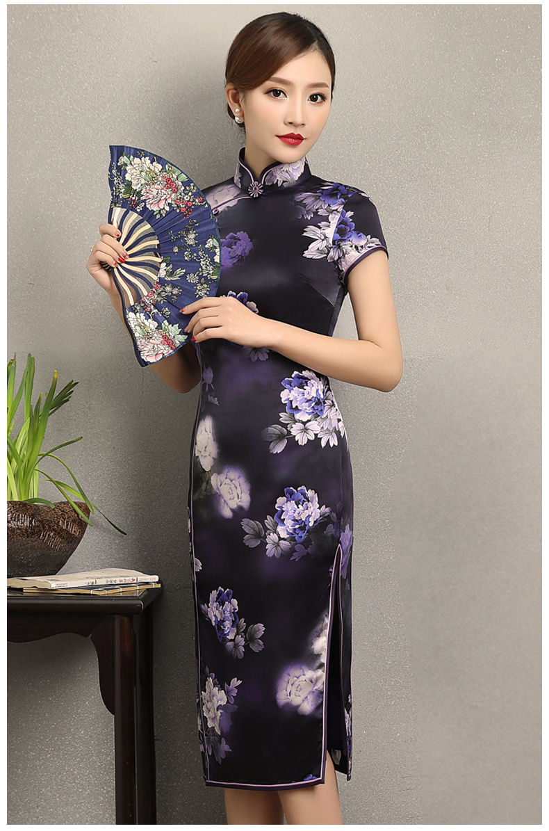 優(yōu)雅鏡花旗袍，清新藍(lán)色花旗袍裙