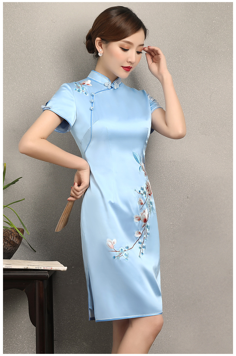 淡藍清新繡花旗袍，散香時尚旗袍裙