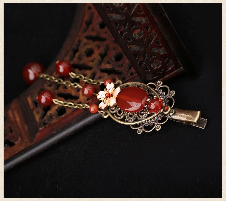 古典美人的發(fā)夾，溫婉氣質(zhì)紅色頭飾