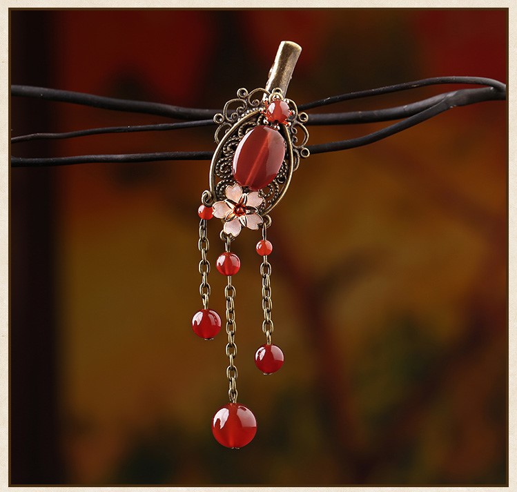 古典美人的發(fā)夾，溫婉氣質(zhì)紅色頭飾