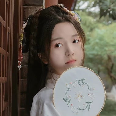 甜美可愛帶傘團(tuán)扇女生頭像，唯美古風(fēng)真人頭像
