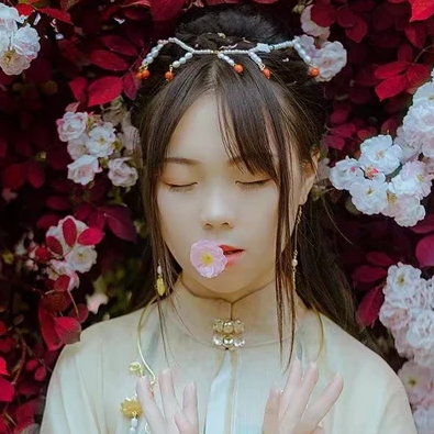 花開(kāi)芬芳女生頭像，唯美古風(fēng)真人頭像
