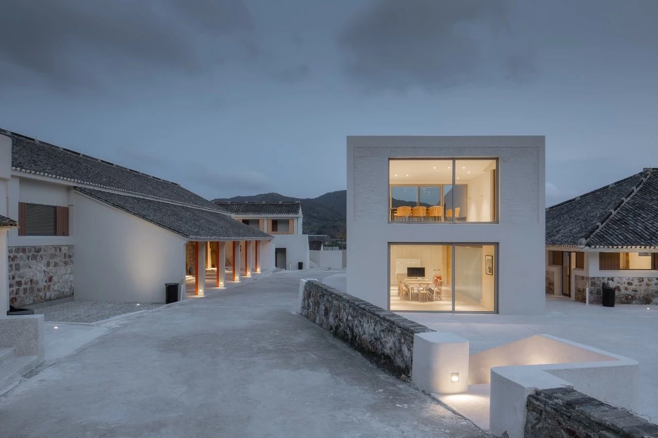 九熹·大樂之野，流水的大樂之野鐵打的小白墻