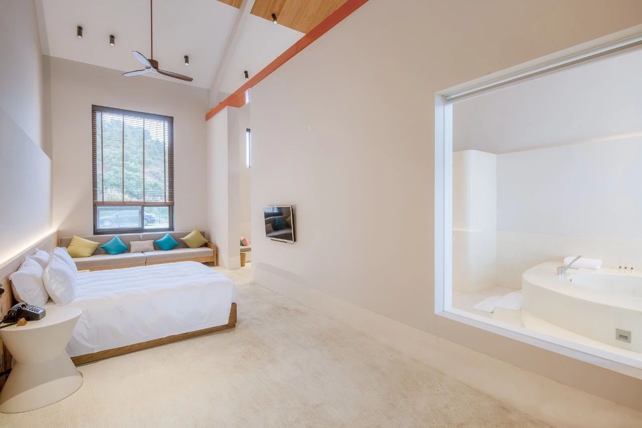 九熹·大樂之野，流水的大樂之野鐵打的小白墻