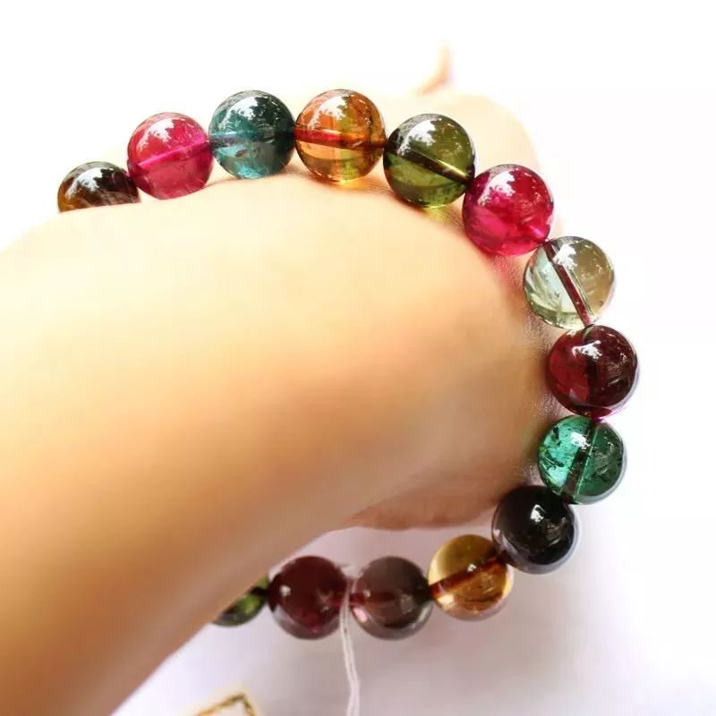 手串怎么戴？左戴玉右戴銀養(yǎng)生更養(yǎng)人！